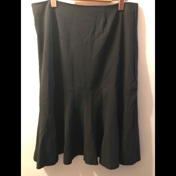 Studio London Skirt Gain for Canada Top - Picture 3 of 9